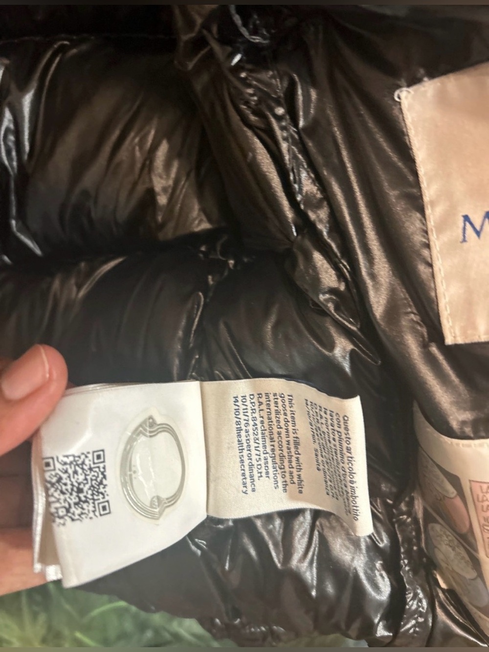 Moncler Bormes Authentic Shiny Black Puffer Hooded Vest | Size: 2 (SOLD) - Picture 14 of 15